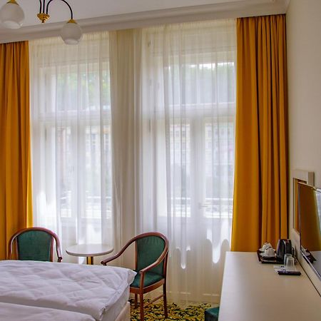 Ea Hotel Elefant Карлови Вари Екстериор снимка