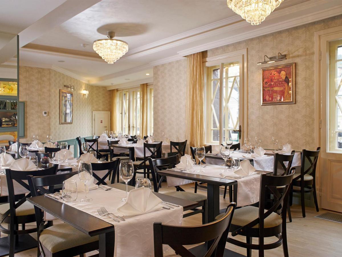 Ea Hotel Elefant Карлови Вари Екстериор снимка