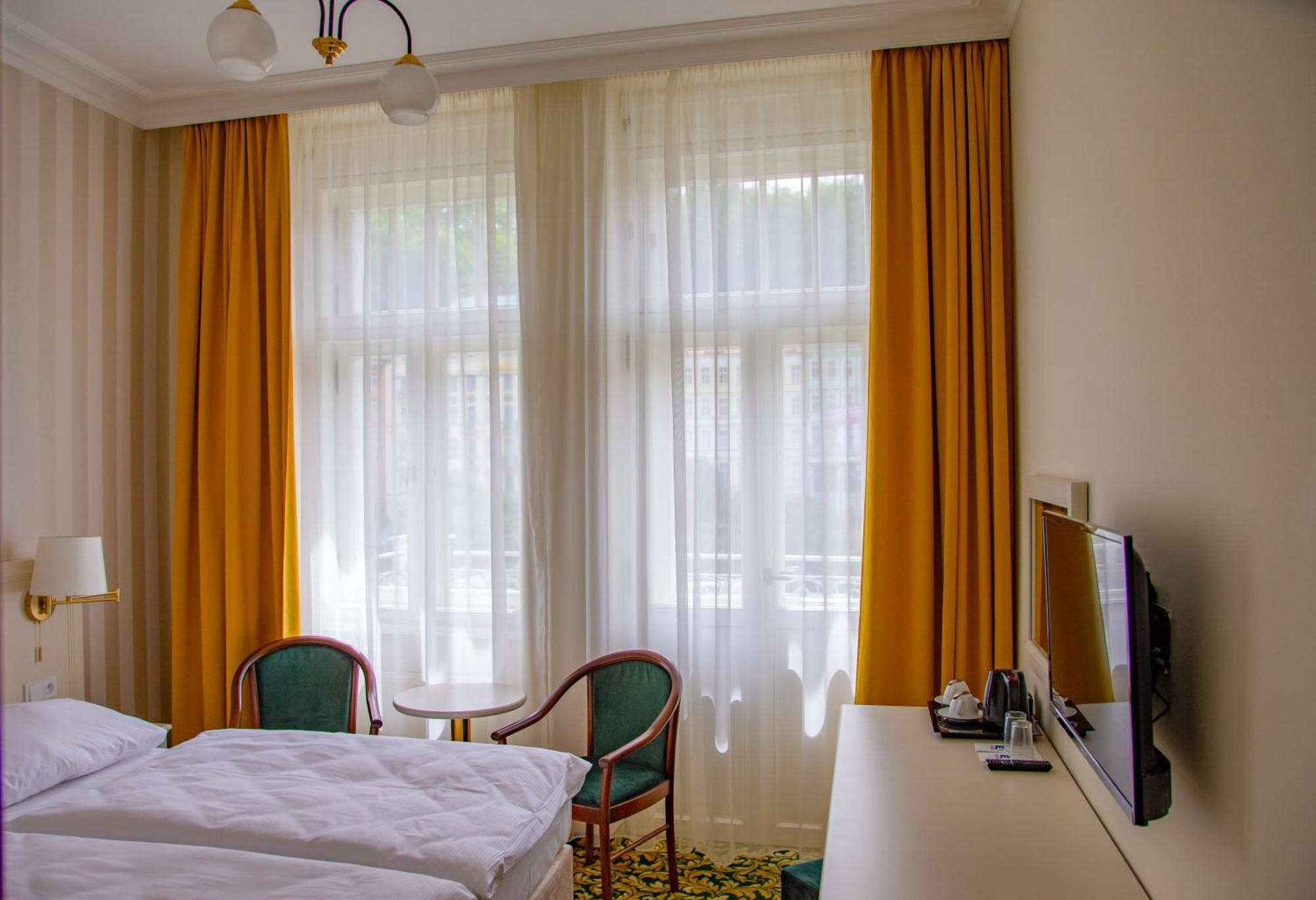 Ea Hotel Elefant Карлови Вари Екстериор снимка