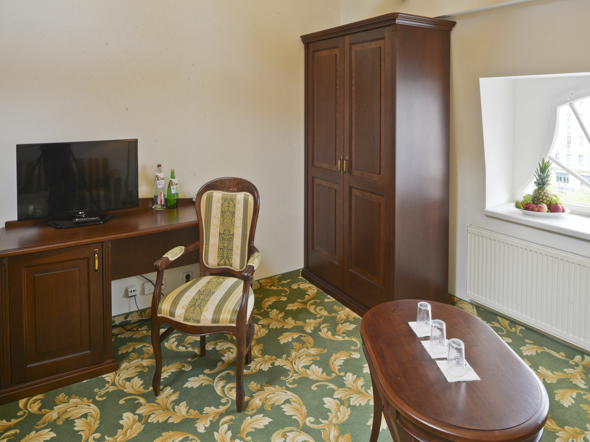 Ea Hotel Elefant Карлови Вари Екстериор снимка